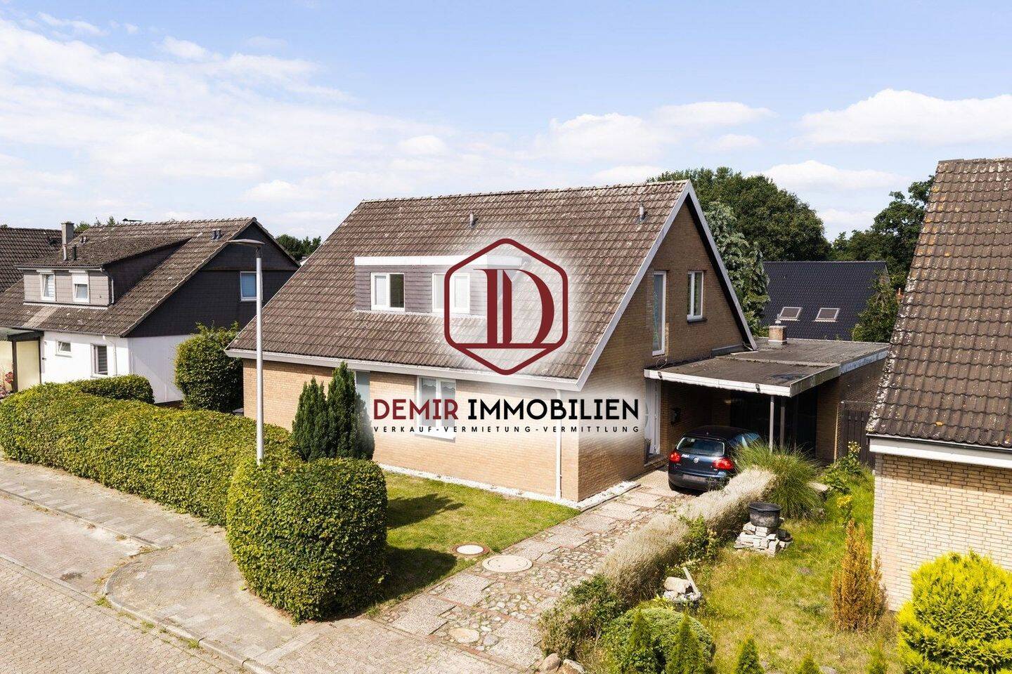 Großzügiges und modernisiertes Ein bis Zweifamilienhaus mit vielseitigen Nutzungsmöglichkeiten, 27753 Delmenhorst (Bungerhof Deichhorst Dwoberg/Ströhen Mitte)
