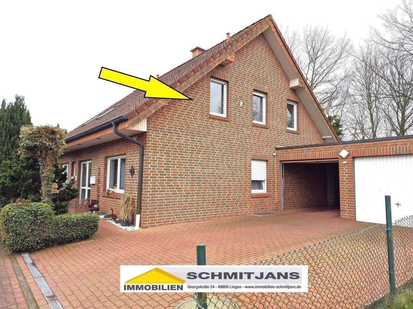 Helle 3 Zimmer Wohnung im DG im Zweifamilienhaus mit Balkon und Garage, 49832 Freren