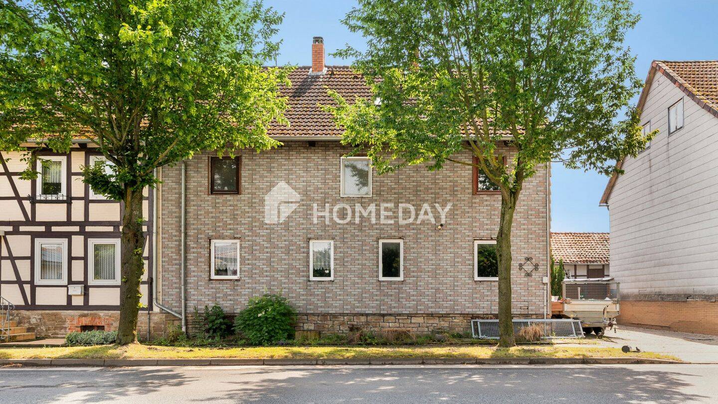 Ein Haus mit Geschichte sucht neue Ideen: Leerstehendes Sanierungsobjekt mit Nebengebäude, 38381 Jerxheim