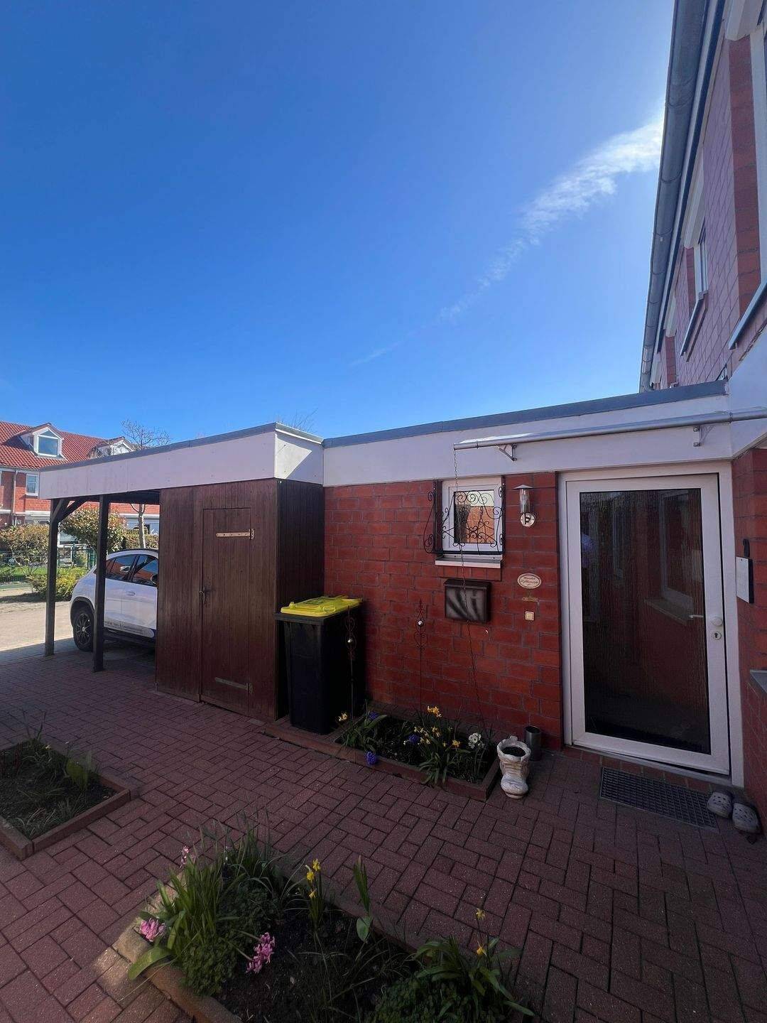 gepflegtes massives Reihenhaus, 5 Zimmer, Gäste-WC, Carport, 21493 Schwarzenbek