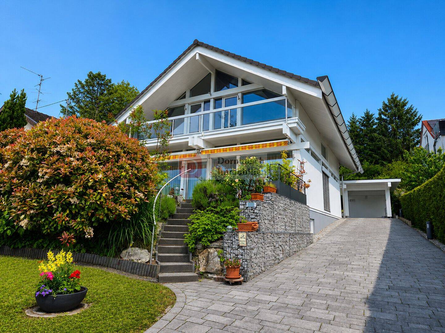 Top!! Freistehendes Einfamilienhaus mit Einliegerwohnung, Klimaanlage und Sauna, 60439 Frankfurt am Main (Heddernheim Kalbach Niederursel Praunheim)