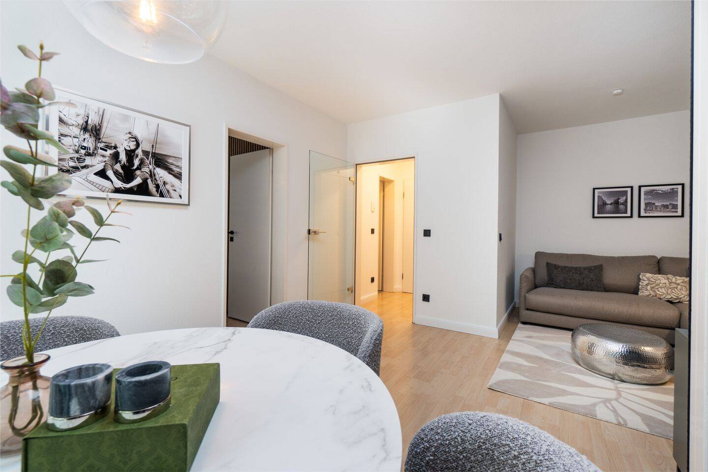 Möblierte 2.-OG-Wohnung mit großem Balkon, Aufzug & Tiefgaragenstellplatz – Zeitmiete für 6 Monate, 22303 Hamburg (Hamburg-Nord Barmbek-Nord Winterhude)