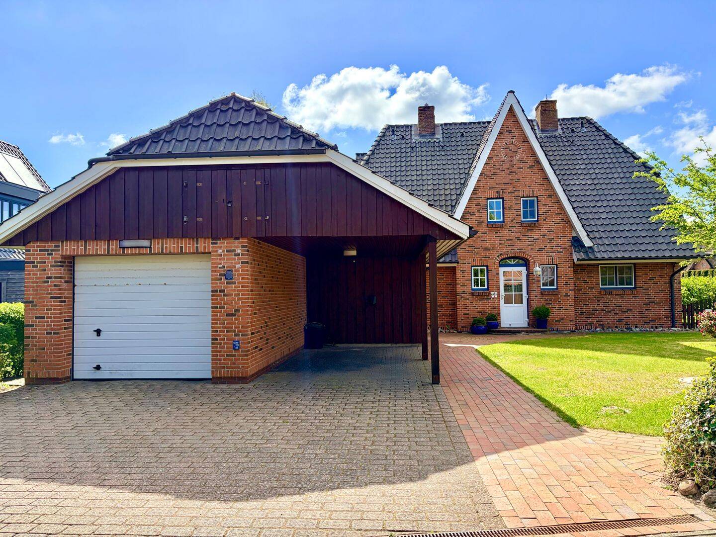 Exklusive DHH – voll unterkellert, Garage, traumhafter Garten, 25826 Sankt Peter-Ording