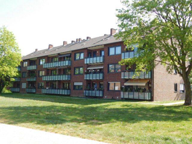Renoviert und bezugsfertig… Schöne 3 ZKDB mit Balkon in zentraler Lage…, 47829 Krefeld (Gartenstadt Uerdingen)
