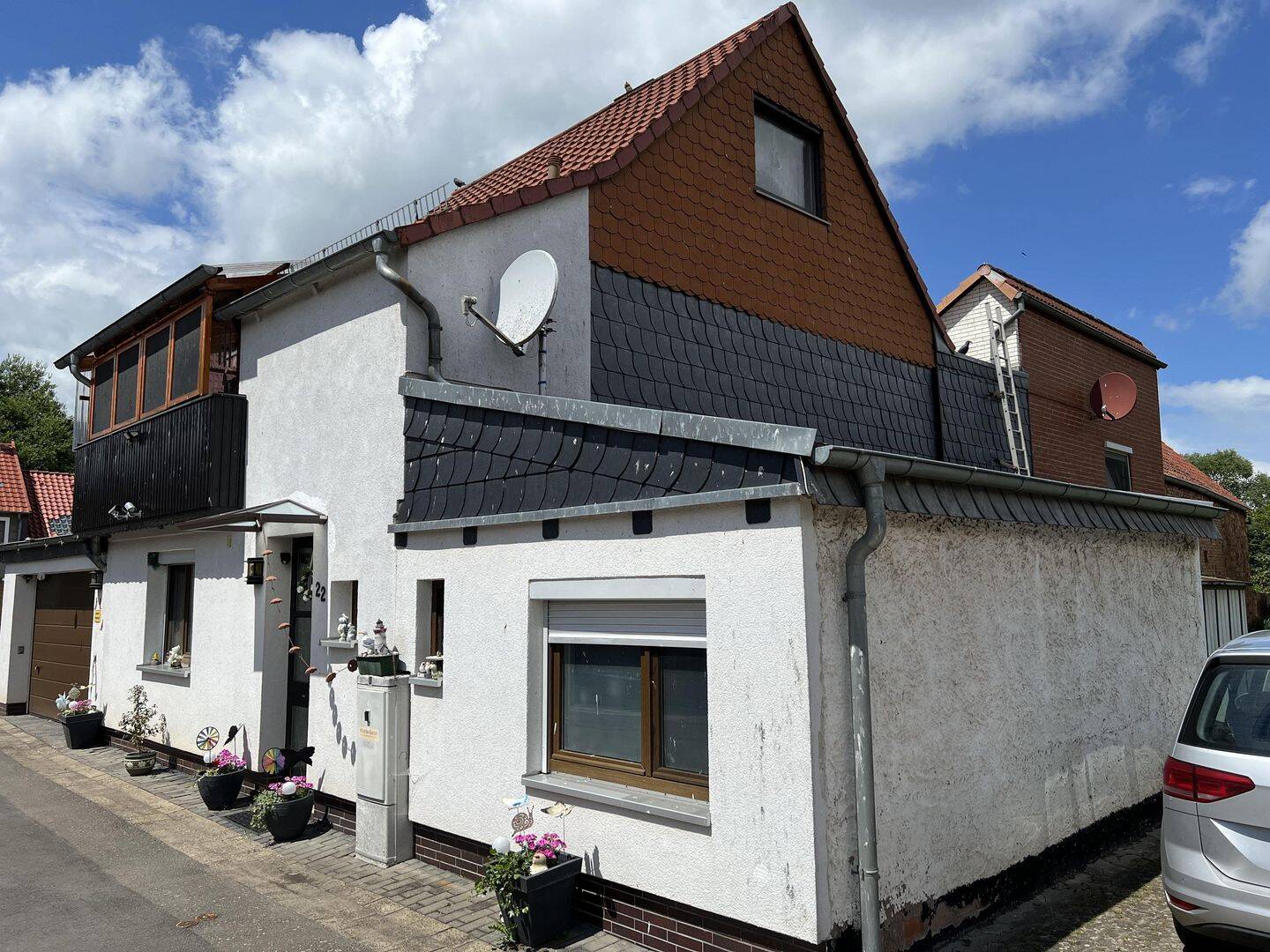 Zweifamilienhaus in ruhiger Ortslage mit großer Garage, frei zum Herbst/Winter 2026, 37434 Bilshausen