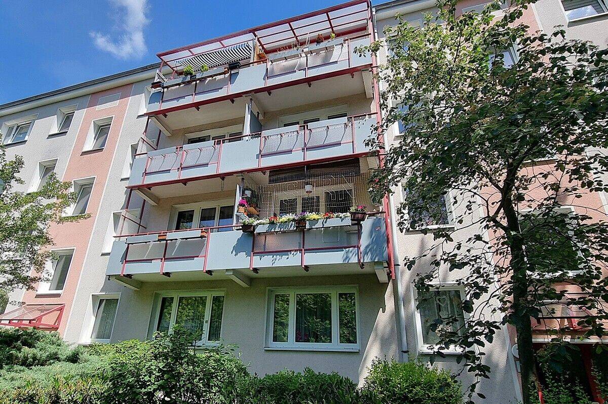 Treptow/Plänterwald; modernisierte, bezugsfreie, ruhige und helle 2,5 Zimmer Wohnung mit SW-Balkon, 12437 Berlin (Treptow-Köpenick)