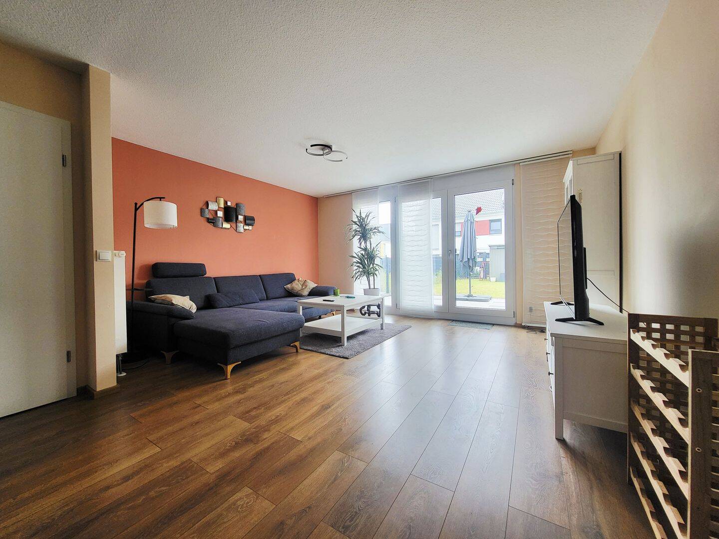 Hermann Immobilien: Einziehen und wohlfühlen – lichtdurchflutetes Reihenmittelhaus!, 63505 Langenselbold