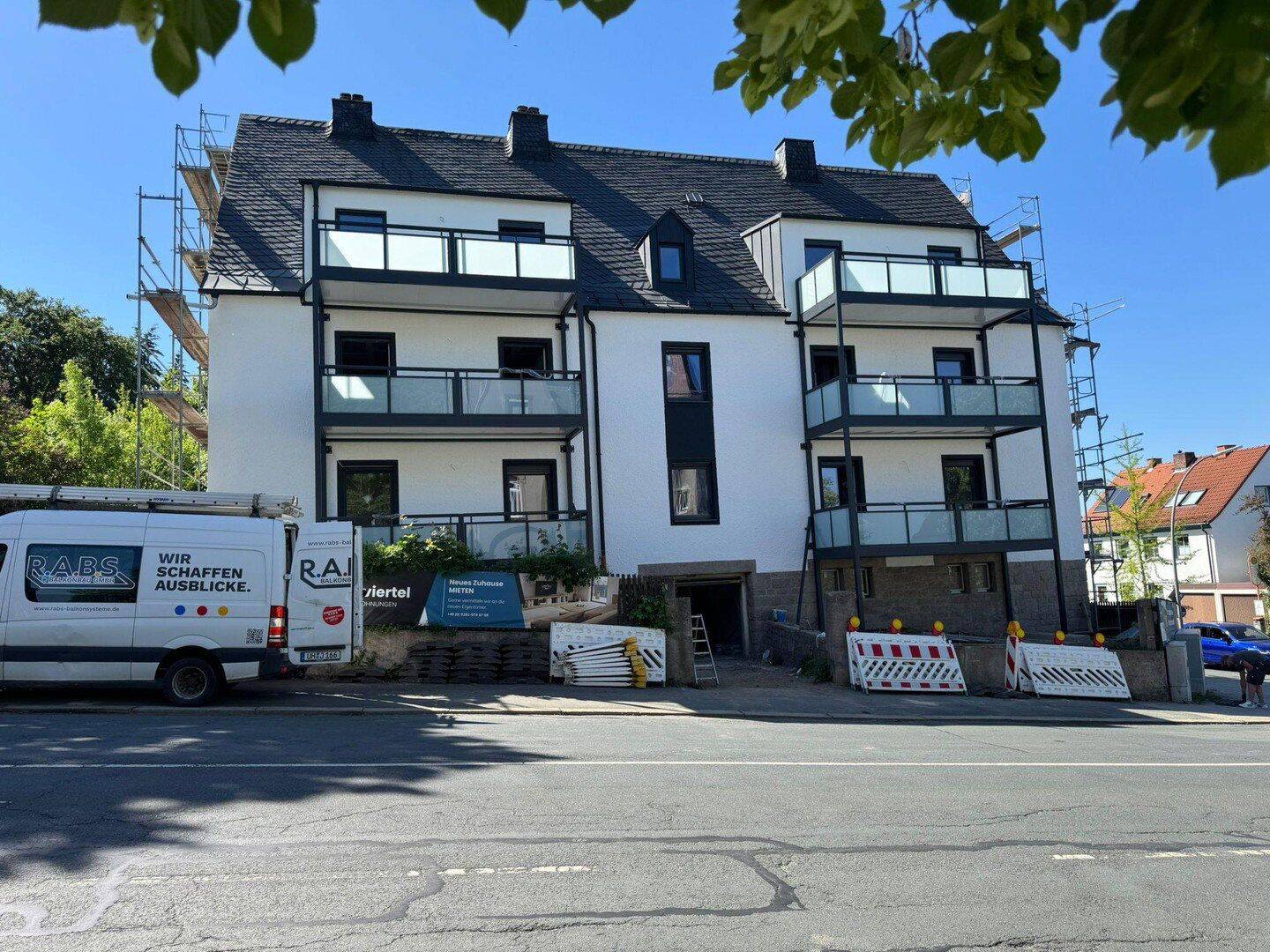 Charmante 3-Raumwohnung mit großem Balkon, 95030 Hof (Epplas Innenstadt Osseck Unterkotzau Wölbattendorf)