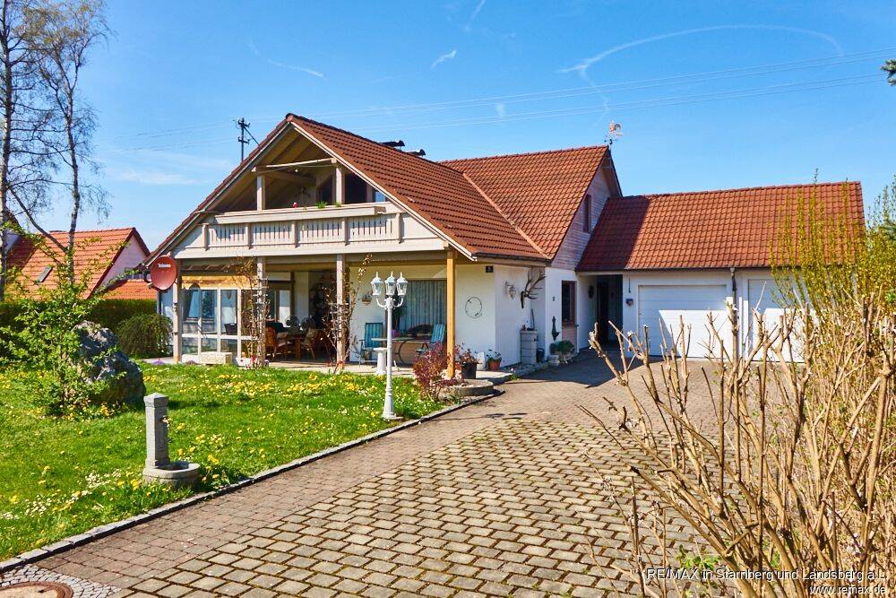 Großzügige DG-Wohnung im Grünen! Erstbezug nach Sanierung, 86943 Thaining