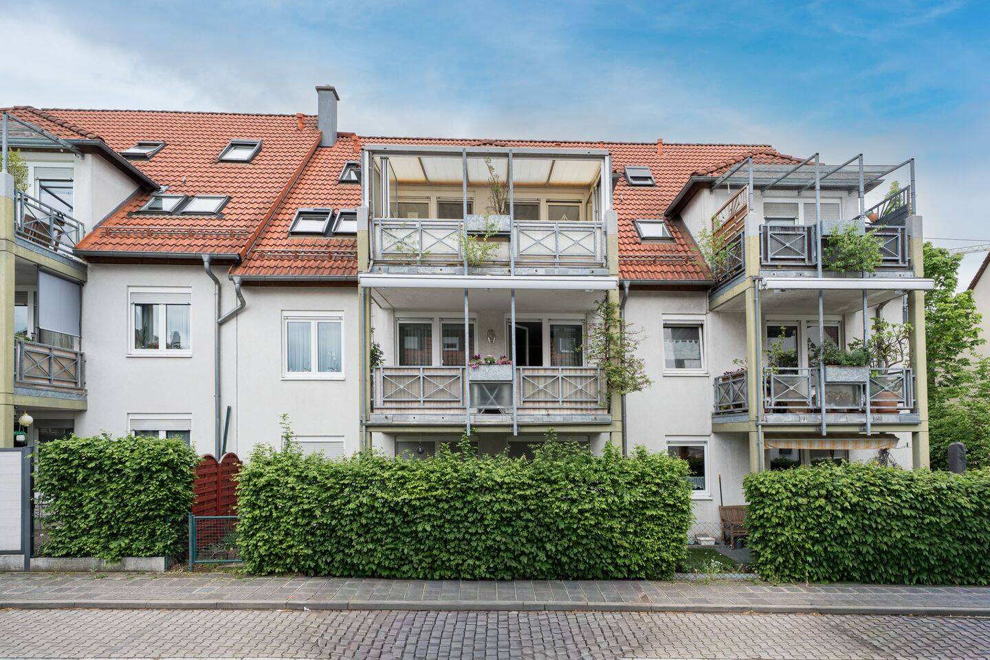 Lichtdurchflutete 4 Zimmer Maisonette mit Wintergarten und Tiefgaragenstellplatz in Eibach, 90451 Nürnberg (Eibach Hafen Maiach Reichelsdorf Röthenbach bei Schweinau)