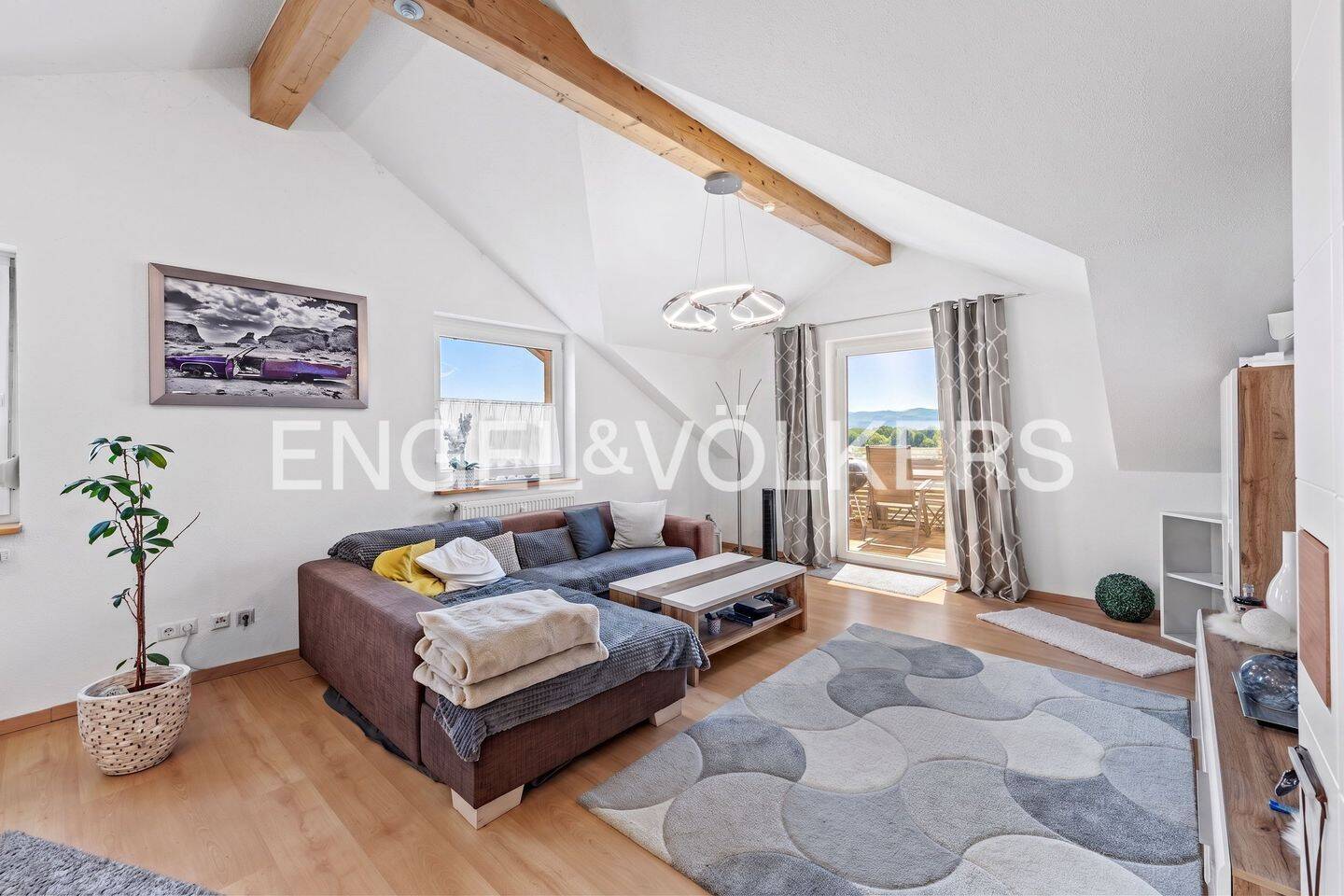Gepflegte 2-Zimmer-DG-Wohnung mit Aussicht in beliebter Seegemeinde Kressbronn, 88079 Kressbronn am Bodensee