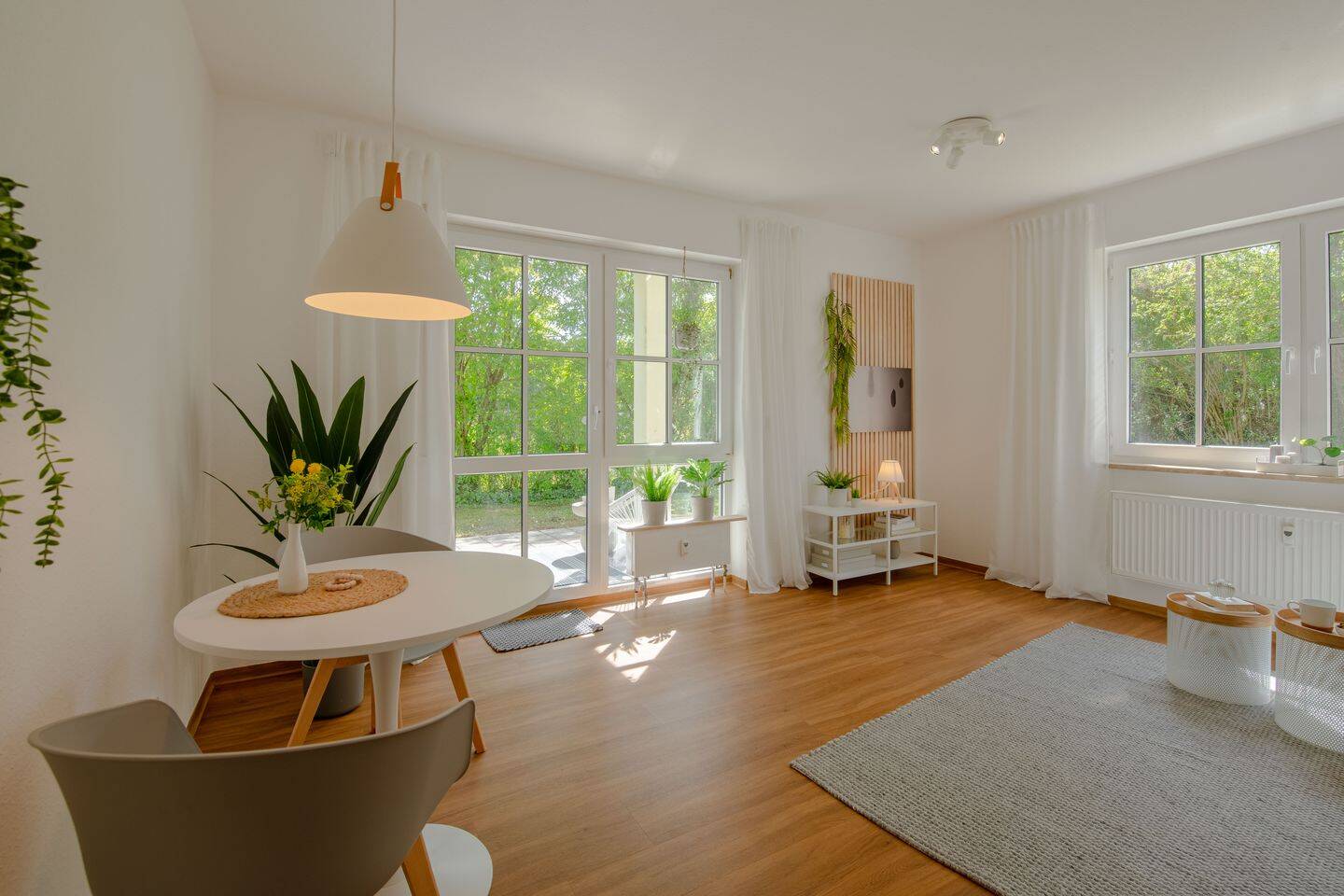 ++ETW mit Traumgarten + Terrasse in Zell zvk. EG, SP und Garage++, 97299 Zell a. Main
