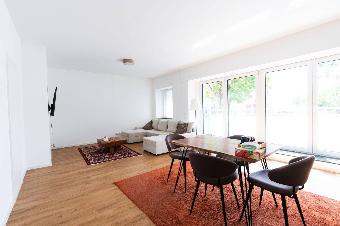 Kernsanierte 2-Zimmer-Wohnung nahe Wöhrder See – Terrasse, Gartenanteil & Einbauküche, 90482 Nürnberg (Freiland Laufamholz Mögeldorf Rehhof Unterbürg)