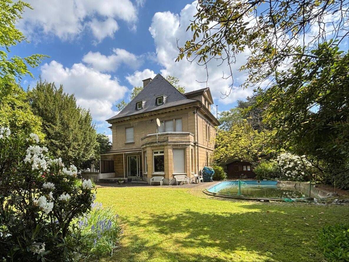 Repräsentative Villa  Nahe Fachhochschule Mönchengladbach, 41236 Mönchengladbach (Bonnenbroich Geneicken Heyden Mülfort Rheydt)
