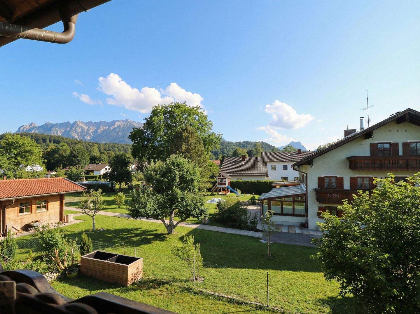 Großzügige 3-Zimmer-Wohnung mit Loggia und Bergblick, 83435 Bad Reichenhall