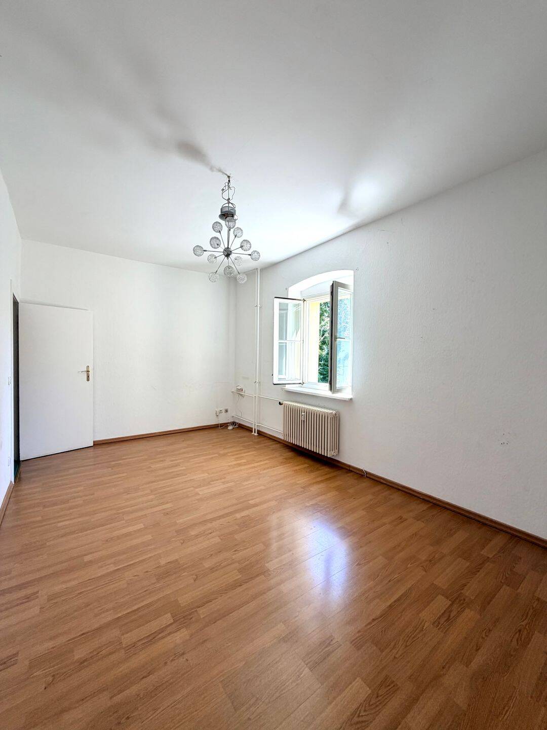 Grüne Ruheoase in Charlottenburg – Bezugsfreie 2-Zimmer-Wohnung mit 2 Stellplätzen, 10589 Berlin (Charlottenburg-Wilmersdorf Charlottenburg Kolonie Gerickes Hof)