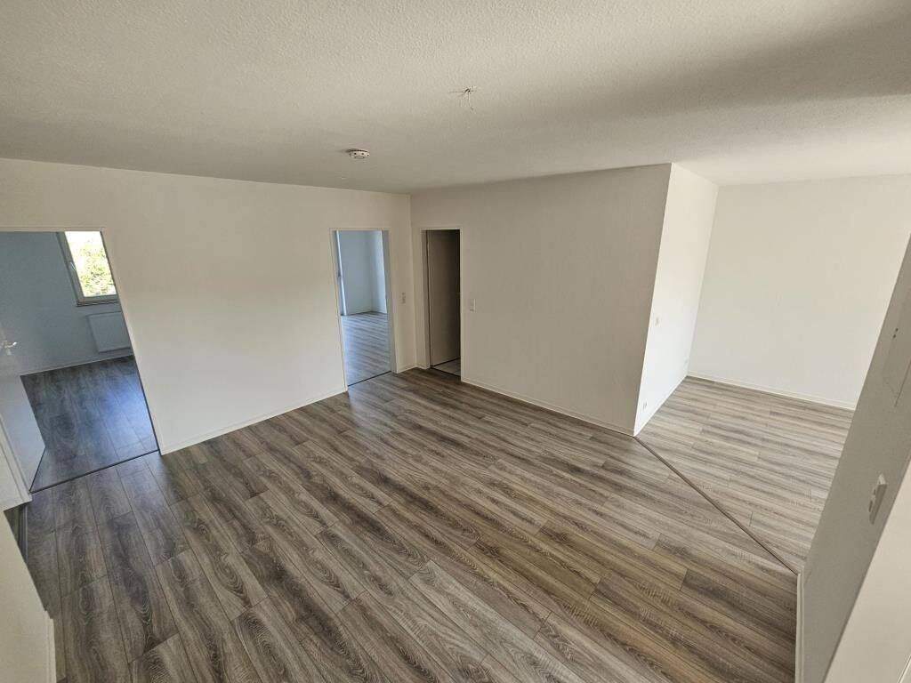 Gepflegte 4-Zimmer-Wohnung mit Balkon frei!, 30539 Hannover