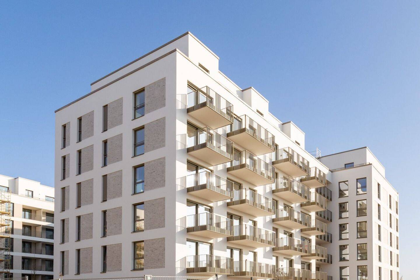 Nachmieter gesucht * 3 Zimmer Wohnung * Balkon * Einbauküche * TG Stellplatz * Ab 01.10.2026 – 10249 Berlin – Bild 1 von 10