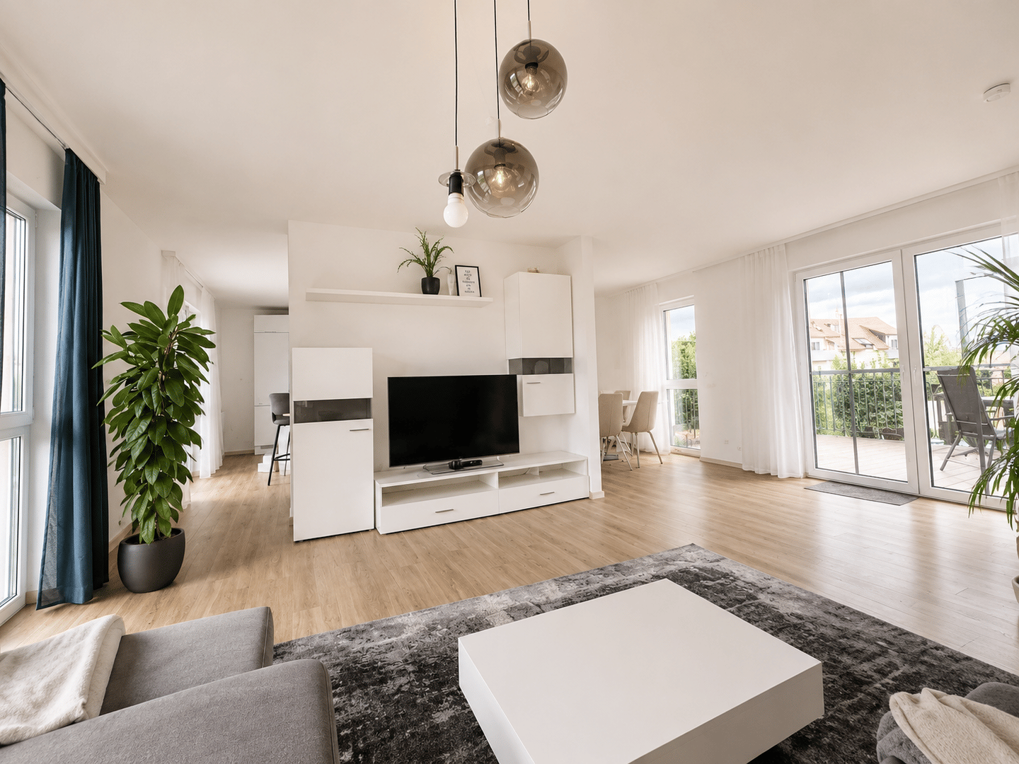Lichtdurchflutete, barrierefreie 4-Zimmer-Wohnung mit Sonnenterrasse + Balkon, 14979 Großbeeren