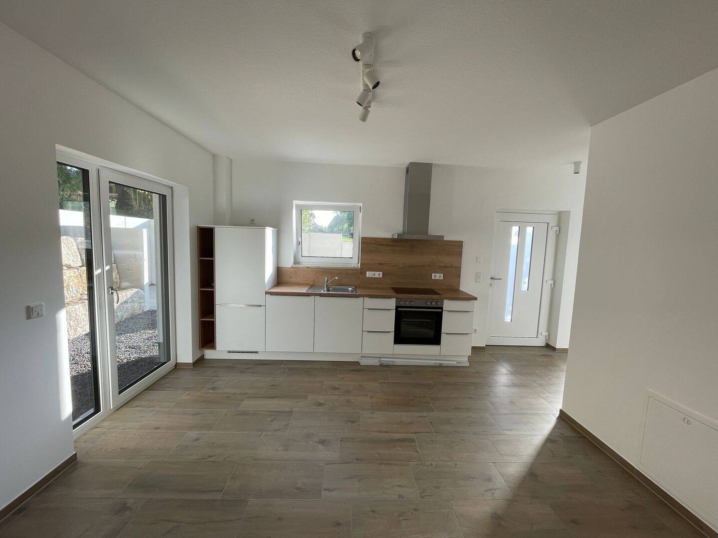 Moderne 2-Zimmer-Neubauwohnung mit Gartenanteil und Stellplatz, 91086 Aurachtal