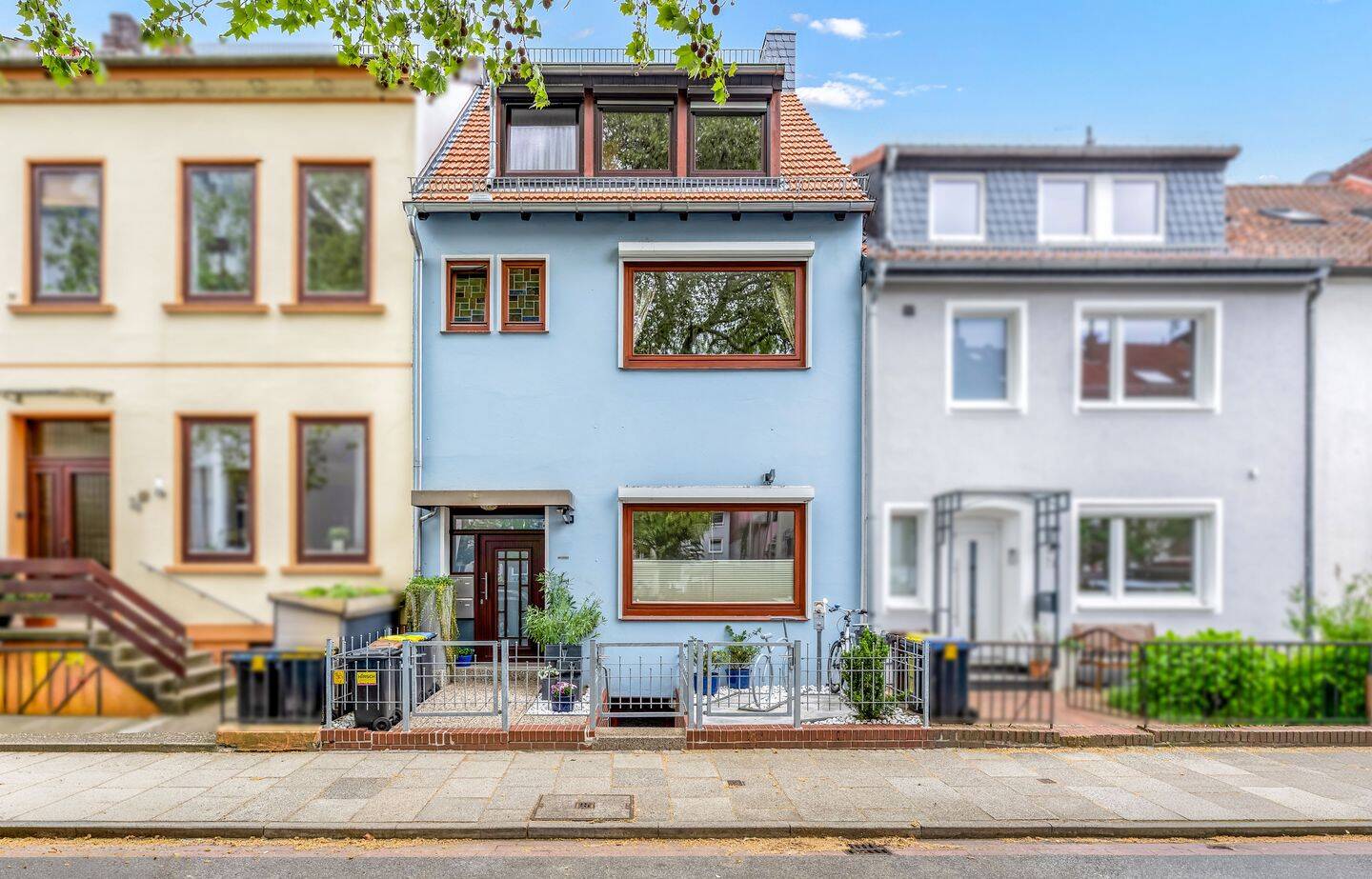Charmantes Reihenmittelhaus mit vermieteter Erdgeschosswohnung, 28199 Bremen (Alte Neustadt Hohentor Neuenland Neustadt)
