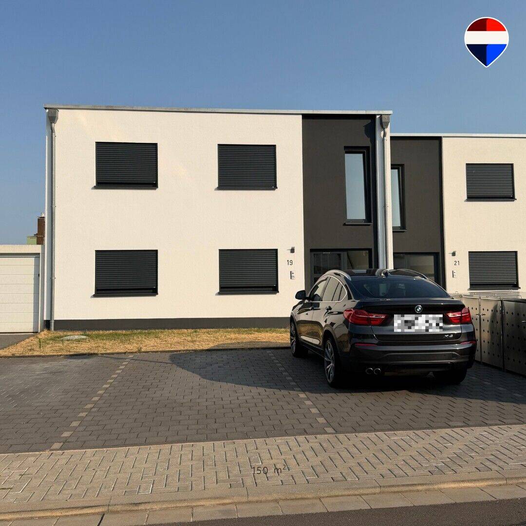 Moderne 3-Zimmer-Wohnung mit hochwertiger Einbauküche, großem Balkon und zwei Stellplätzen, 66663 Merzig