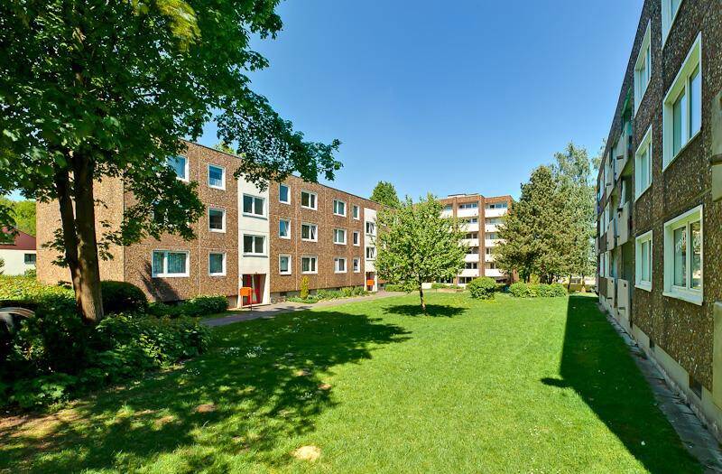 Ansprechende 3-Zimmer-Wohnung mit Balkon in grüner Wohnanlage (WBS), 33739 Bielefeld