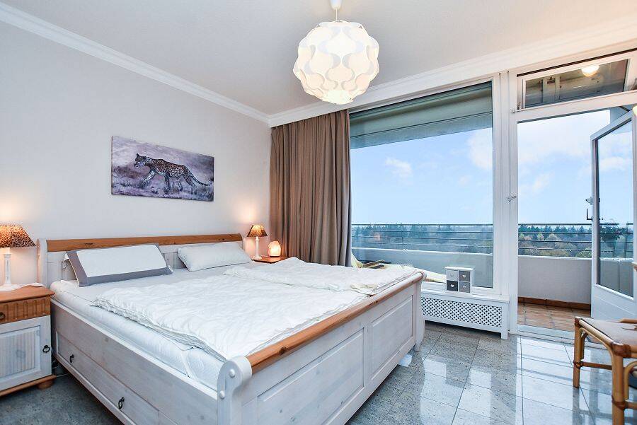 Großzügig geschnittene Eigentumswohnung mit Sonnenbalkon und seitlichem Ostseeblick!, 23669 Timmendorfer Strand