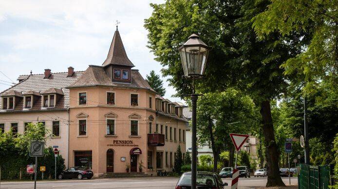 Charme unterm Dach: Panoramablick und Elbnähe mit Top-Anbindung, 1259 Dresden (Großzschachwitz Kleinzschachwitz Leuben Lockwitz Niedersedlitz)