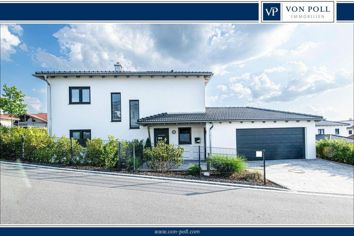 Neuwertiges Einfamilienhaus mit Kamin, PV-Anlage und Energieeffizienz A+, 93413 Cham