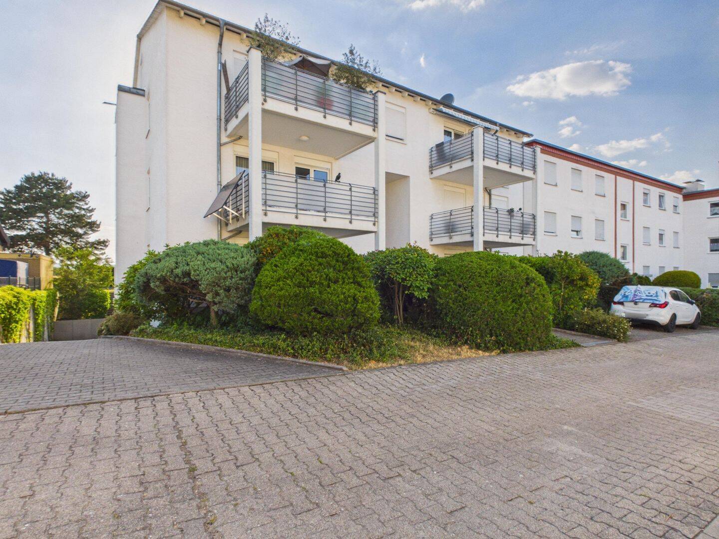 Attraktive 3-Zimmer-Eigentumswohnung mit eigenem Garten und Tiefgaragenstellplatz, 55583 Bad Kreuznach