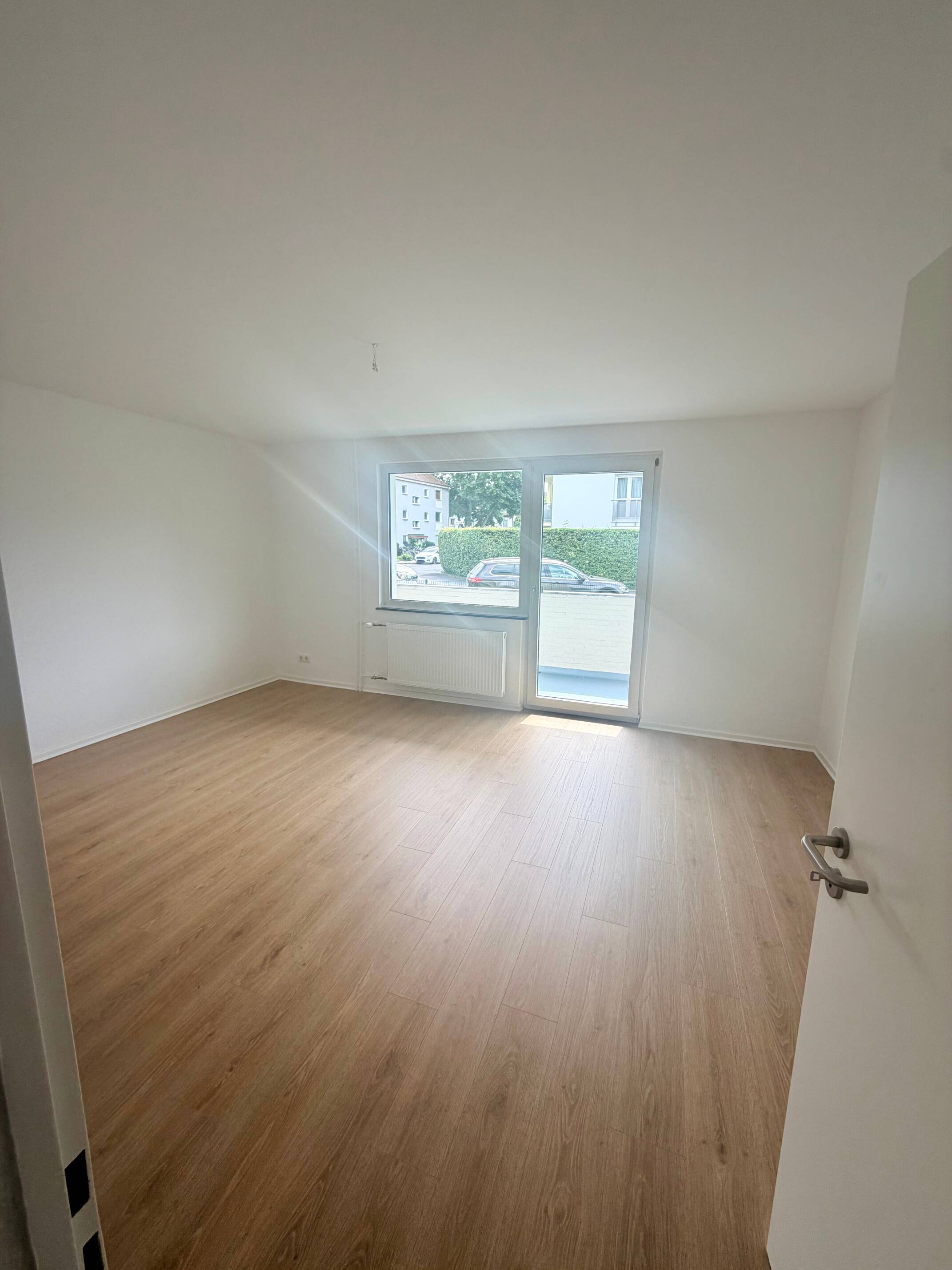 Modernisierte 2-Zimmer-Wohnung mit Balkon, 51143 Köln (Porz Langel Zündorf)