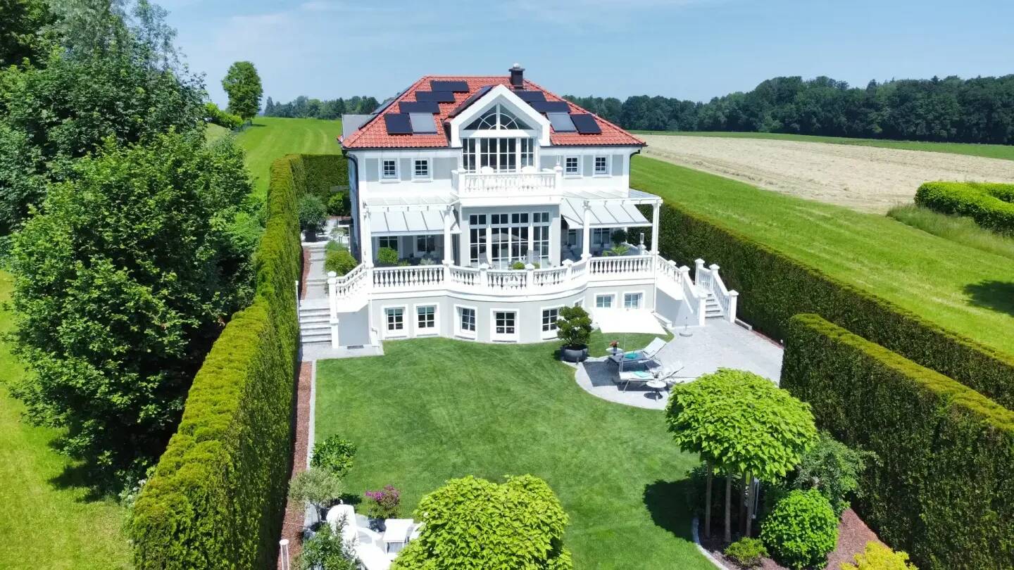 Exklusive Chiemsee-Villa in Bestlage von Prien am Chiemsee – Bergpanorama, Sauna, Einliegerwohnung, 83209 Prien a. Chiemsee (Prien)
