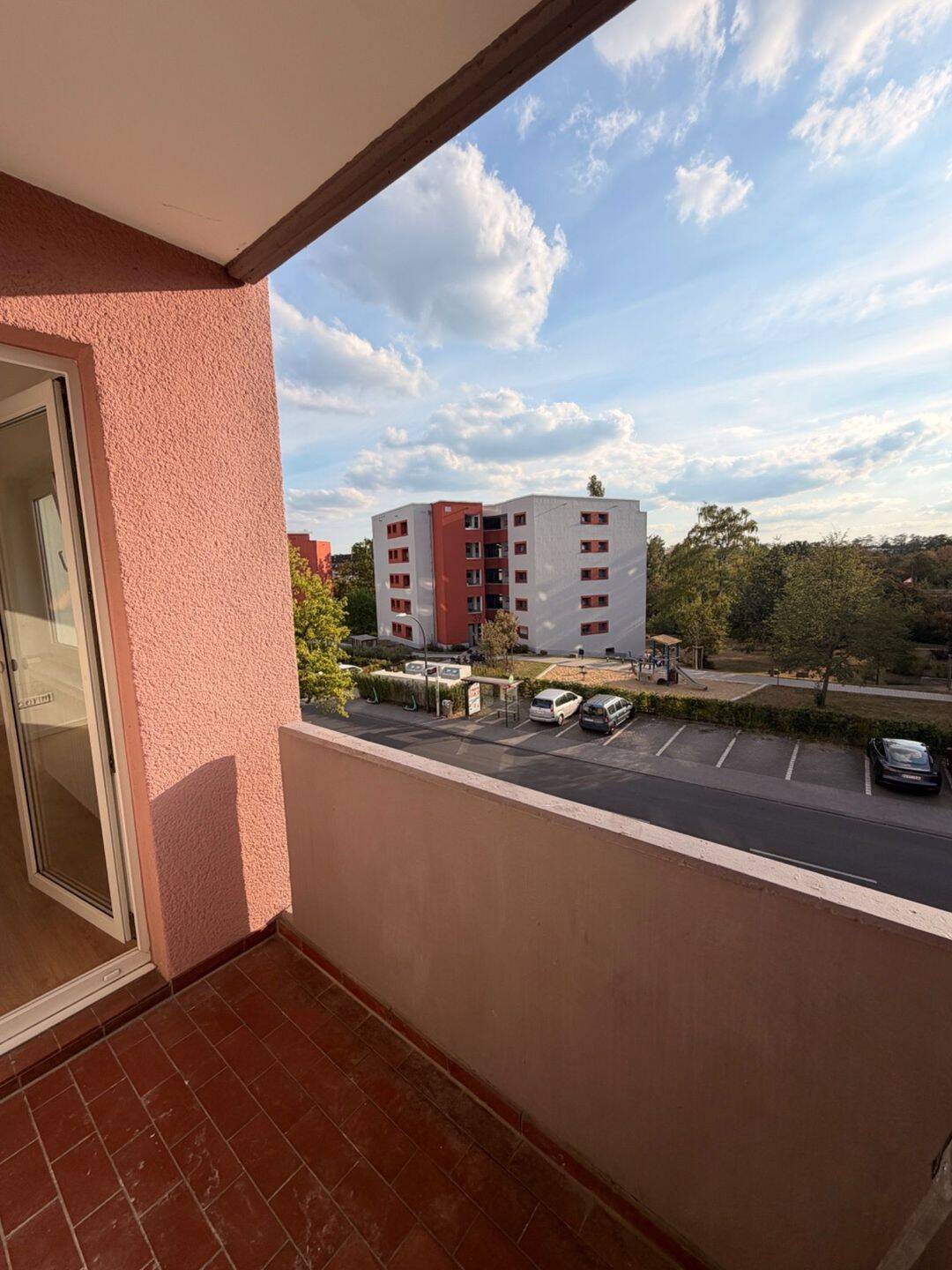 sanierte 1 Zimmer in Köln-Holweide (Gerhart-Hauptmann-Straße), 51067 Köln (Mülheim Buchheim Dellbrück Holweide)