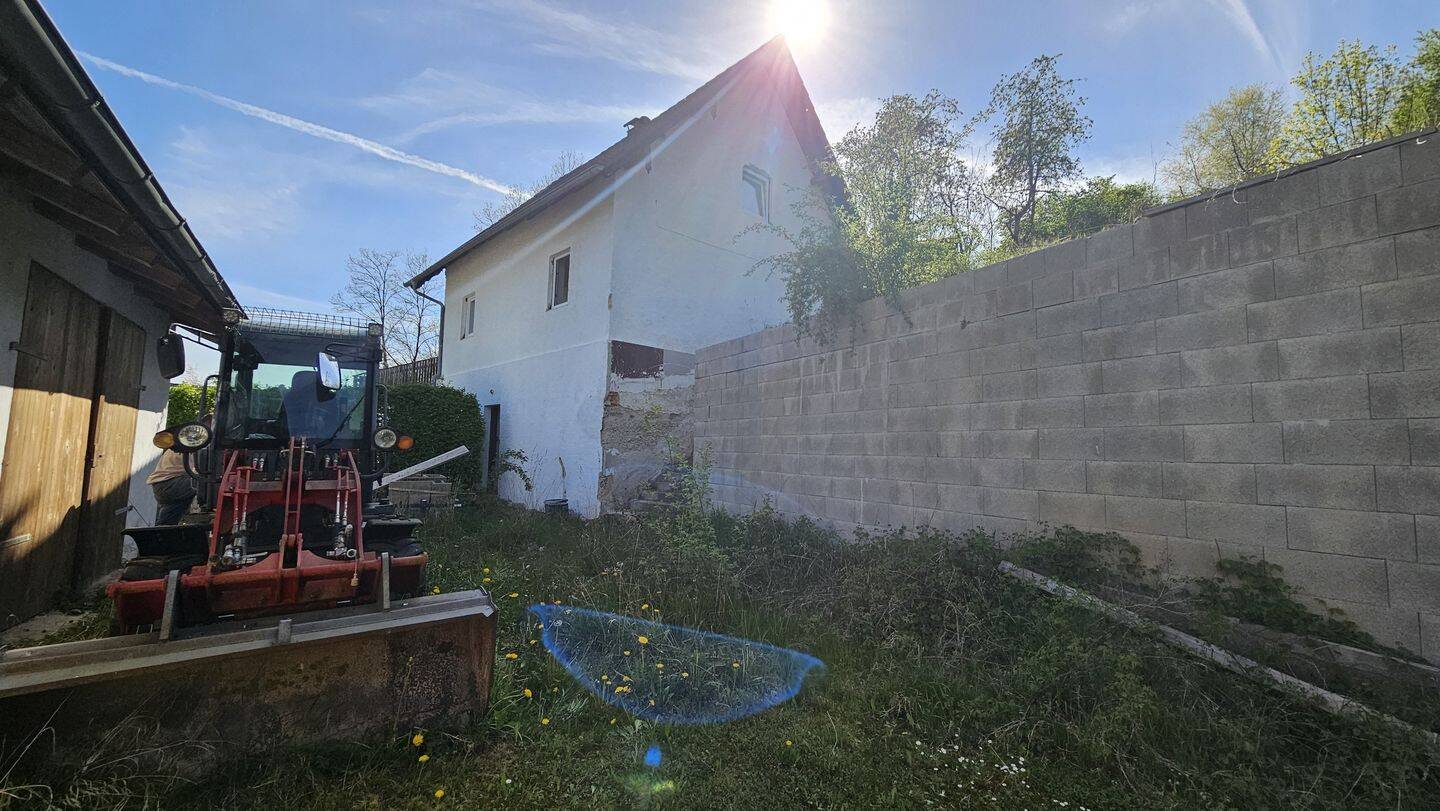 Haus mit Potenzial in Loiching !, 84180 Loiching