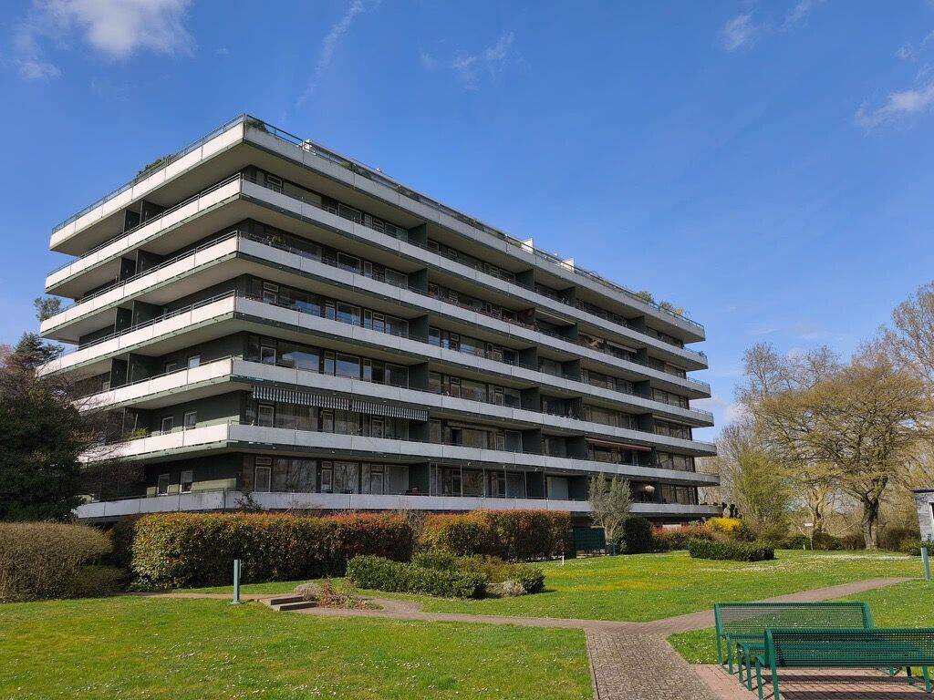 Attraktive 1-Zimmer-Wohnung mit Balkon direkt am Rhein in Köln-Rodenkirchen, 50996 Köln (Rodenkirchen Hahnwald Marienburg Weiß)