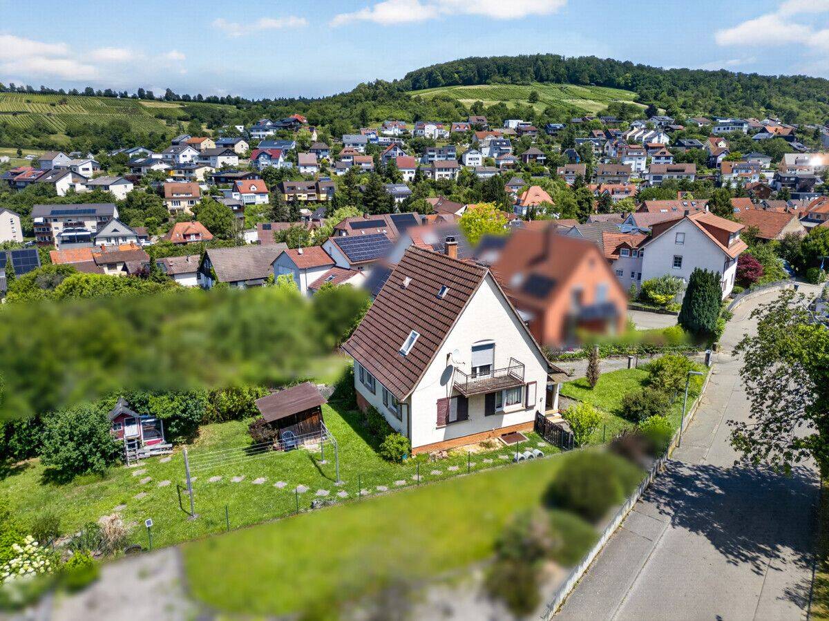 Platz für Ihre Pläne: Haus mit großem Garten mit Möglichkeit für Sanierung, Anbau oder Neubau, 75210 Keltern