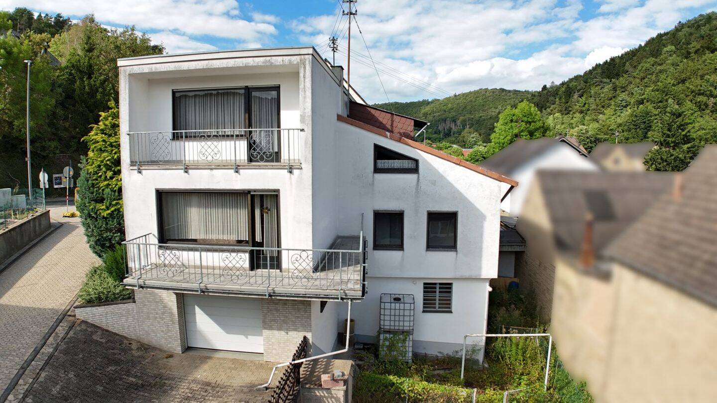 Großzügiges Split-Level-Haus mit viel Potenzial in Rieden!, 56745 Rieden