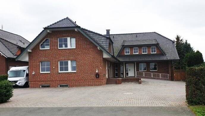 Schönes Zweifamilienhaus mit Einliegerwohnung und Büroräumen in Lübbecke, 32312 Lübbecke