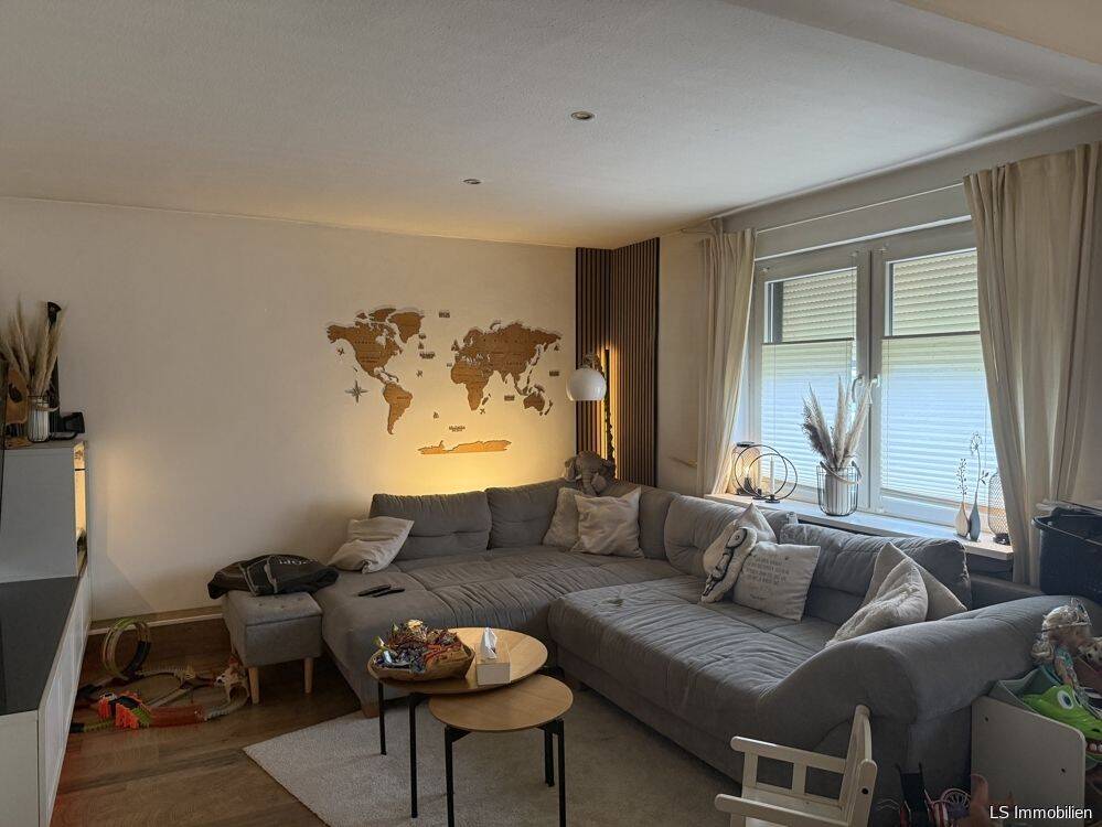 Traditionelles Einfamilienhaus mit Einliegerwohnung auf großzügigem Grundstück in Dornum- Wurster Nordseeküste, 27639 Wurster Nordseeküste