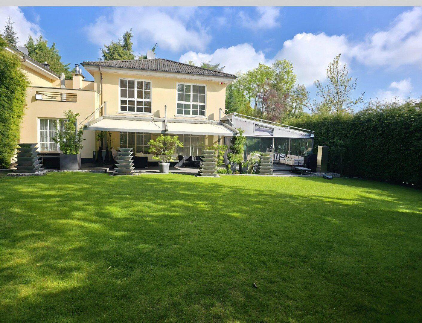 Exklusives Wohnerlebnis im Kölner Hahnwald – Luxusvilla auf Parkgrundstück, 50996 Köln (Rodenkirchen Hahnwald Marienburg Weiß)
