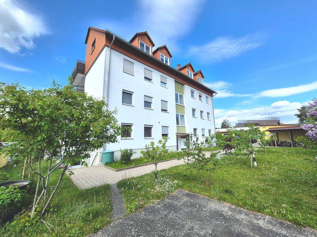 Gepflegtes 8-Familienhaus mit Garagenhof auf großzügigem Grundstück und Entwicklungspotenzial, 90592 Schwarzenbruck