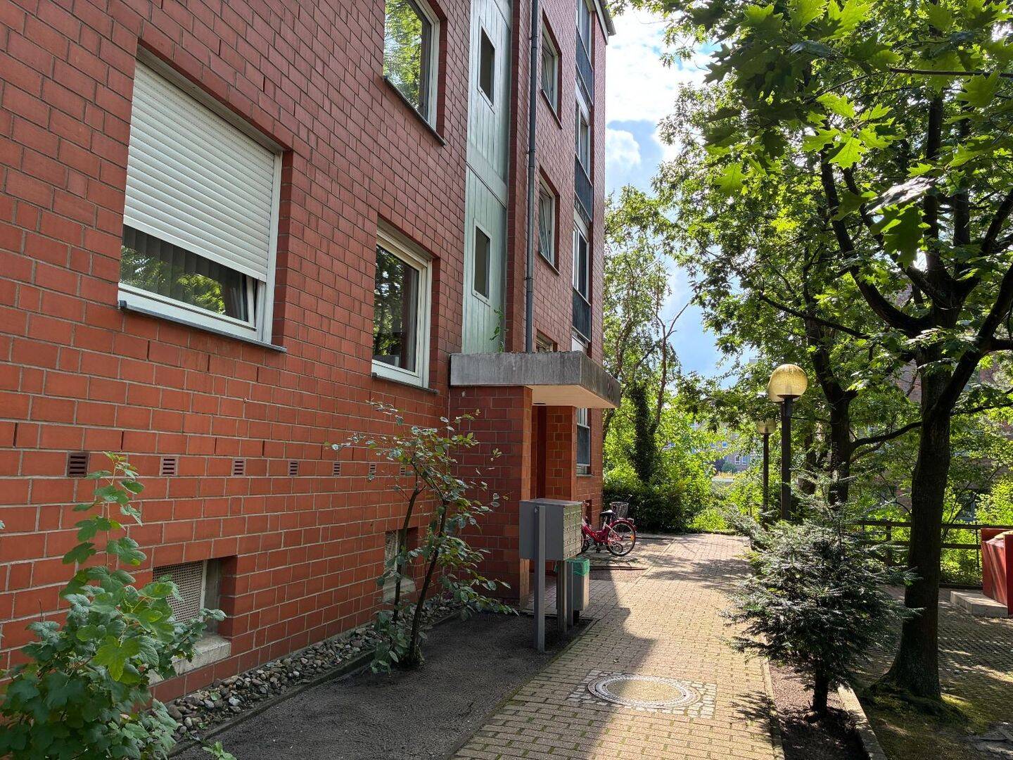 Hochwertige 3-Zimmer-Wohnung mit Balkon und 77,37 m² in Hannover – Rotekreuzstraße, 30627 Hannover