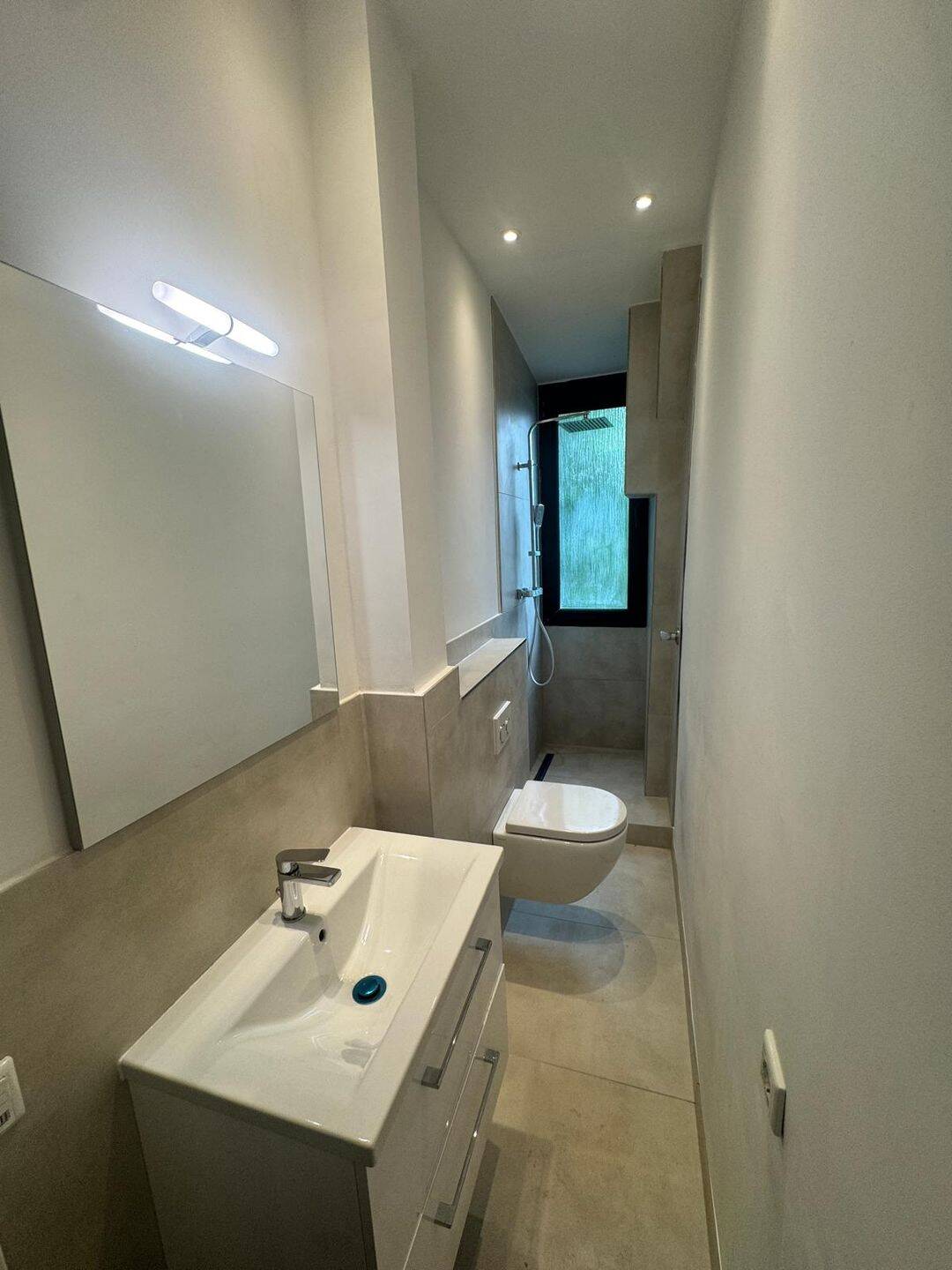 Frisch renovierte, helle Wohnung mit hochwertiger Ausstattung und modernem Wohnkomfort in Frohnhausen, 45144 Essen (Frohnhausen)