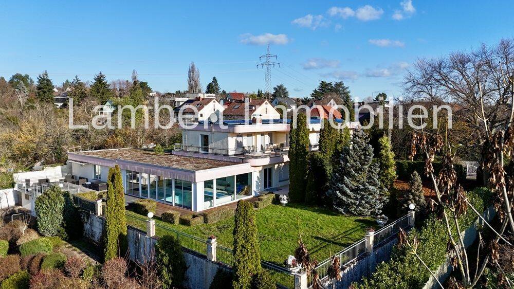 Hochwertige Luxusvilla mit Weitblick, Innenpool und parkähnlichem Areal in Wiesbaden Freudenberg, 65201 Wiesbaden (Dotzheim Frauenstein Schierstein)