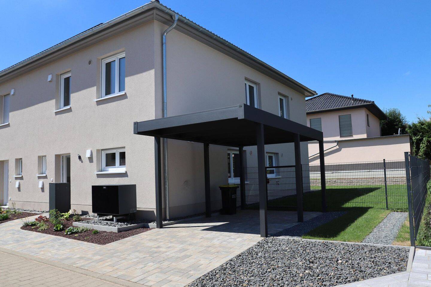 Neubau-DHH in Magdeburg-Diesdorf / familienfreundlicher Garten / Photovoltaik / 2 Stellplätze, 39110 Magdeburg (Diesdorf Stadtfeld West)