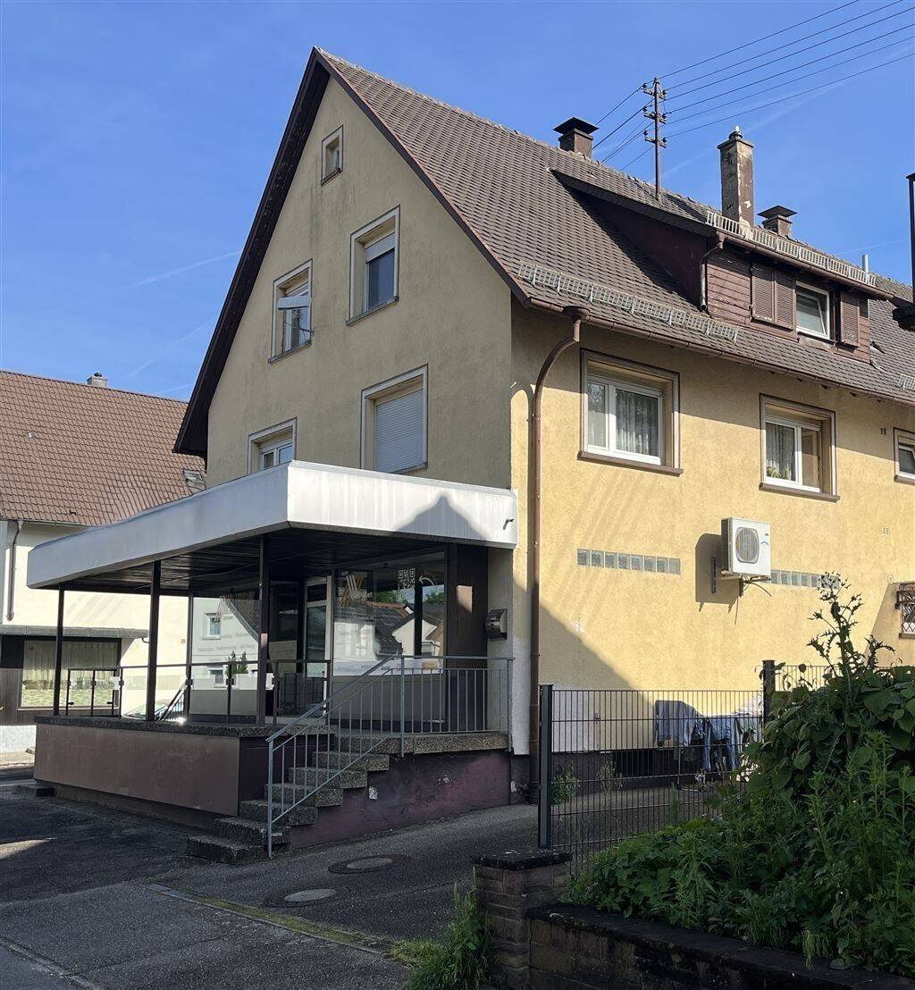 Wohn- und Geschäftshaus mit vier Wohnungen, Gewerbefläche und Ausbaupotenzial, 76532 Baden-Baden
