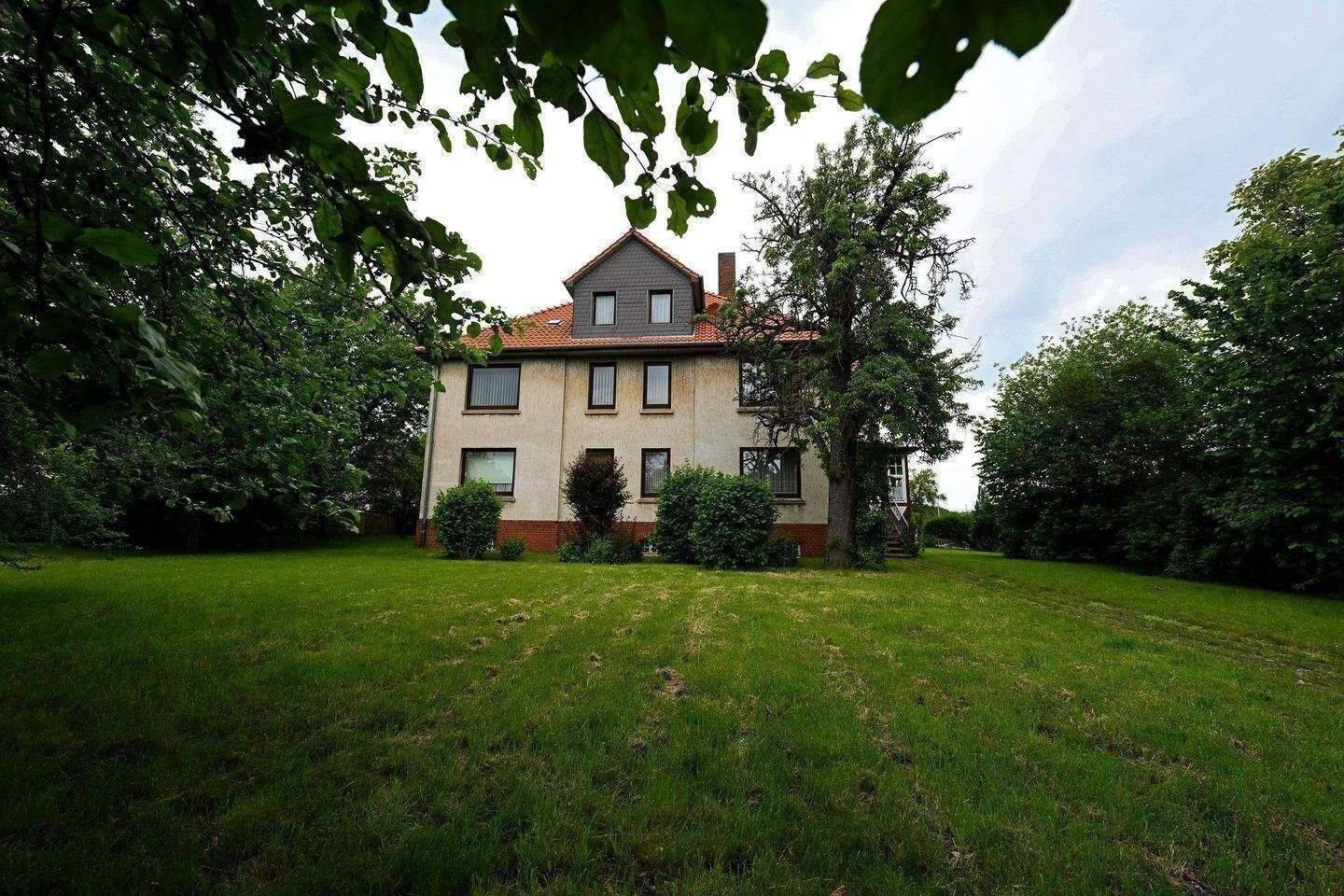 Villenartiges großzügiges Wohnhaus / großes Grundstück / auch als Mehrfamilienhaus sehr gut nutzbar, 31241 Ilsede