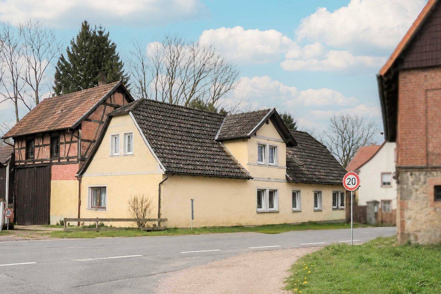 Historischer Vierseitenhof mit Wohnhaus, Scheune und vielseitigen Nebengebäuden, 6493 Harzgerode