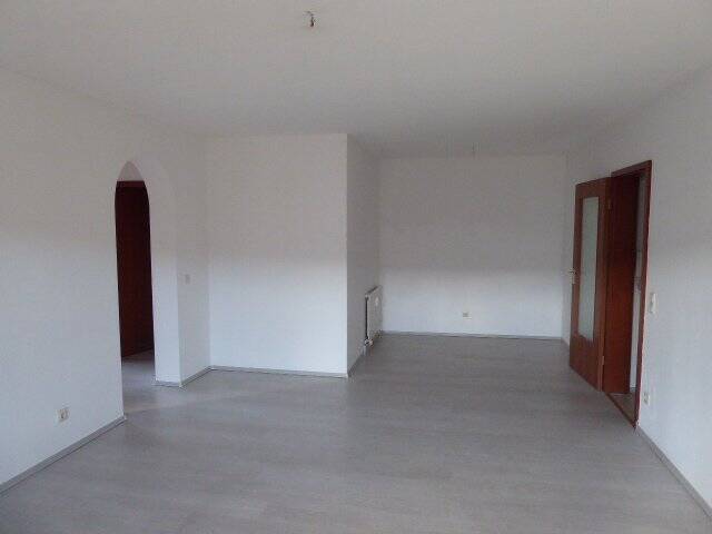 Röpke + Partner Immobilien: Mit zwei Balkone, Einbauküche und Garage in angenehmer Nordstadtlage!, 75179 Pforzheim